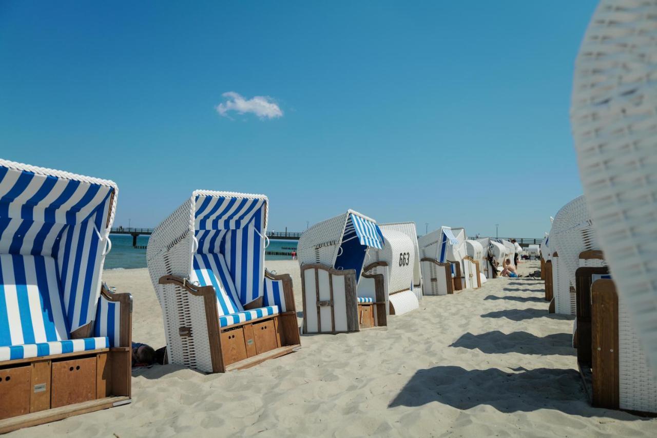 Ferienwohnungen Meerfarbig Zingst - Haustierfrei -Terrasse Mit Strandkorb Oder Balkon - E-Ladesaeule - Parkplatz - Wlan - Fahrradschuppen - Waschtrockner - Ruhig Und Zentral - Nichtraucher Экстерьер фото