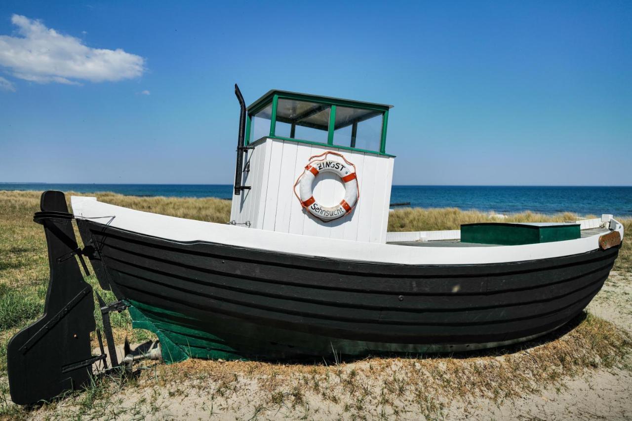 Ferienwohnungen Meerfarbig Zingst - Haustierfrei -Terrasse Mit Strandkorb Oder Balkon - E-Ladesaeule - Parkplatz - Wlan - Fahrradschuppen - Waschtrockner - Ruhig Und Zentral - Nichtraucher Экстерьер фото