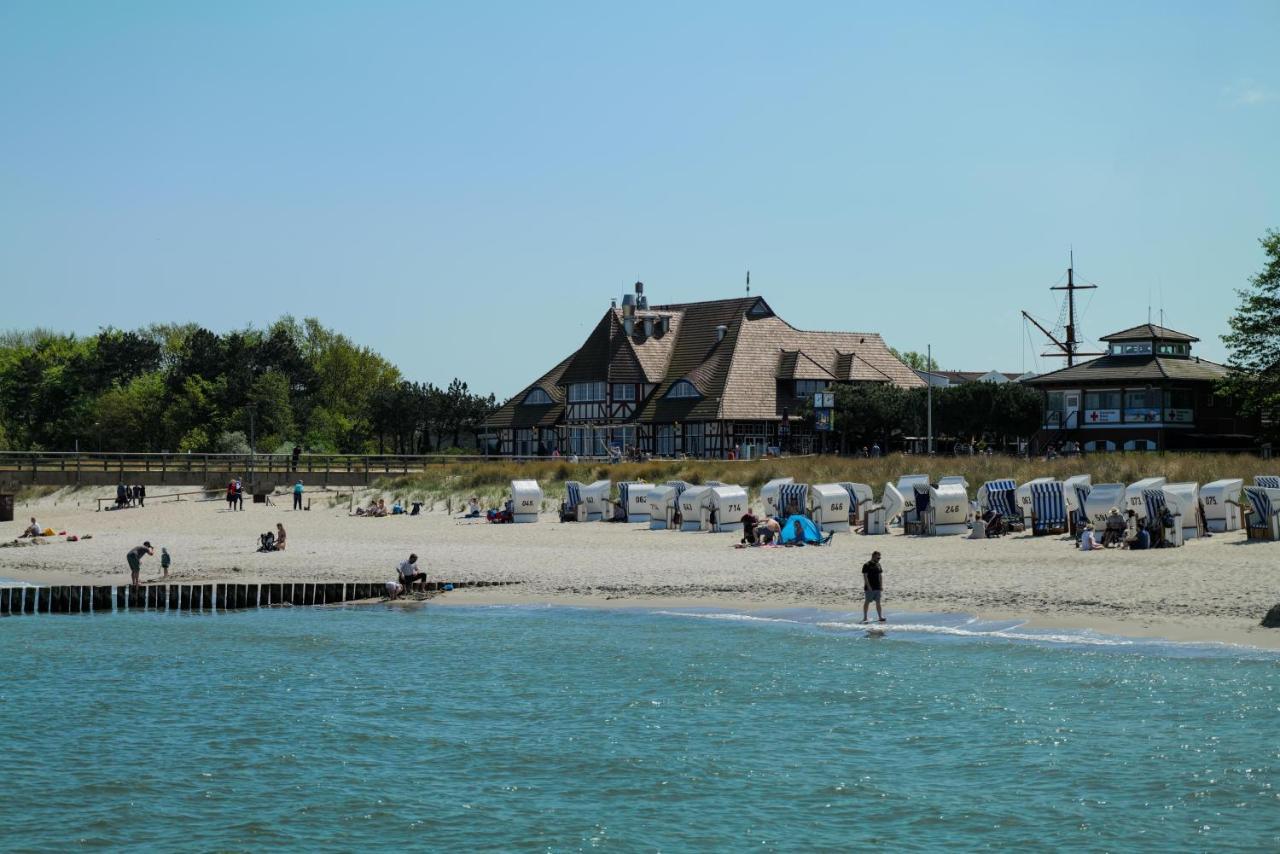 Ferienwohnungen Meerfarbig Zingst - Haustierfrei -Terrasse Mit Strandkorb Oder Balkon - E-Ladesaeule - Parkplatz - Wlan - Fahrradschuppen - Waschtrockner - Ruhig Und Zentral - Nichtraucher Экстерьер фото