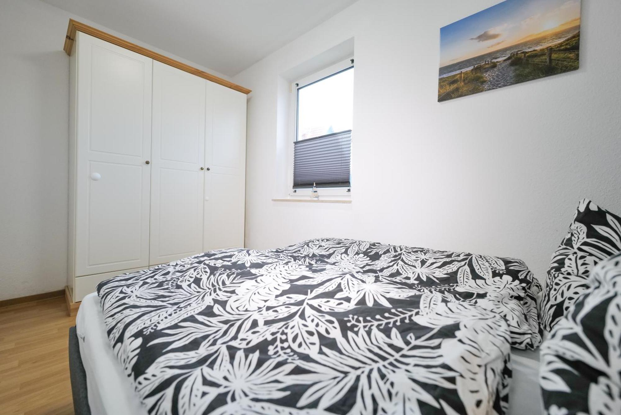 Ferienwohnungen Meerfarbig Zingst - Haustierfrei -Terrasse Mit Strandkorb Oder Balkon - E-Ladesaeule - Parkplatz - Wlan - Fahrradschuppen - Waschtrockner - Ruhig Und Zentral - Nichtraucher Экстерьер фото
